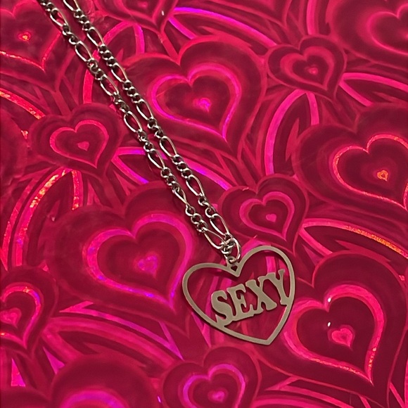 Y2K “sexy” heart necklace - Picture 5 of 5